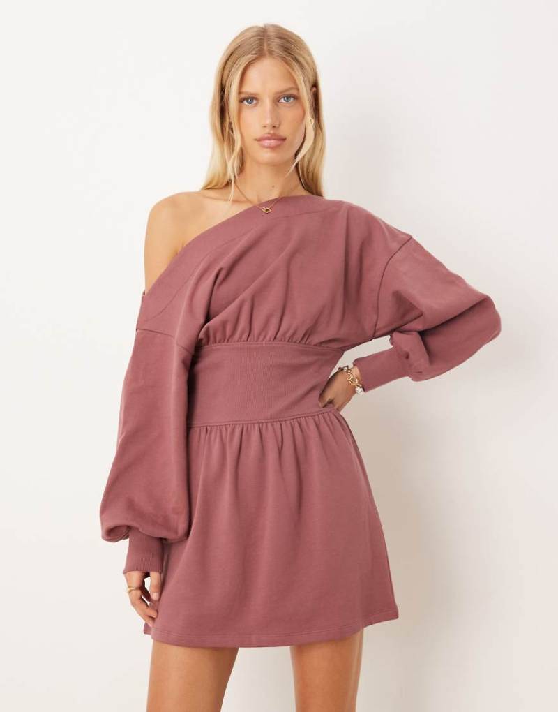 ASOS DESIGN - Minikleid aus Baumwolle in tiefem Rosé mit U-Boot-Ausschnitt, One-Shoulder-Träger und elastischer Taille-Rot von ASOS DESIGN