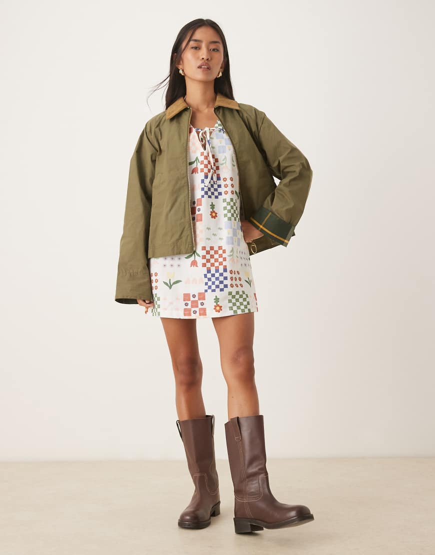 ASOS DESIGN - Minikleid aus Leinenmix mit floralem Kachelprint-Bunt von ASOS DESIGN