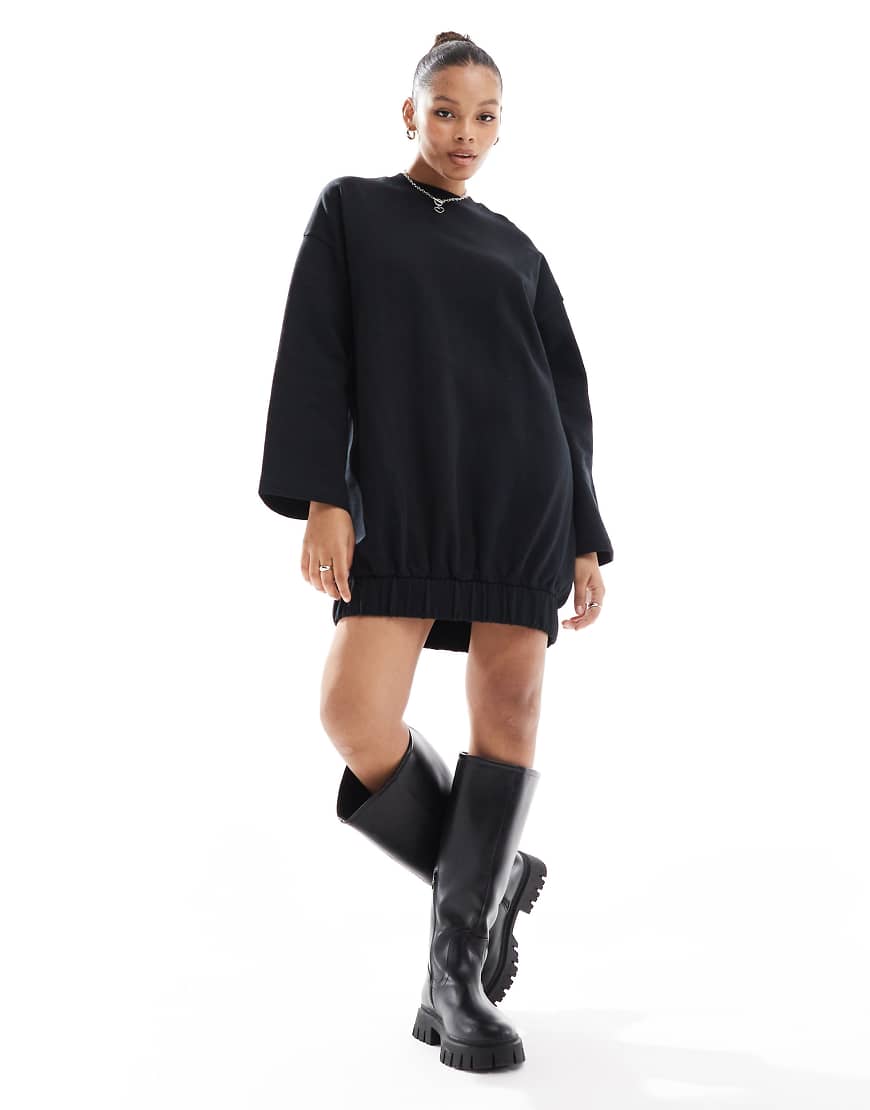 ASOS DESIGN - Minikleid aus Sweatshirt-Stoff in Schwarz mit Cocoon-Ärmeln von ASOS DESIGN