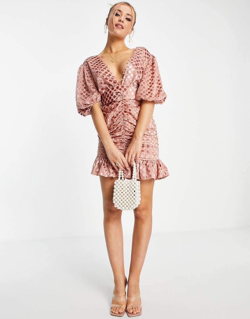 ASOS DESIGN - Minikleid aus mit Punktmuster beflocktem Samt mit Puffärmeln und Gürtel in Rosa ASOS DESIGN - Minikleid aus mit Punktmuster beflocktem Samt mit Puffärmeln und Gürtel in Rosa von ASOS DESIGN