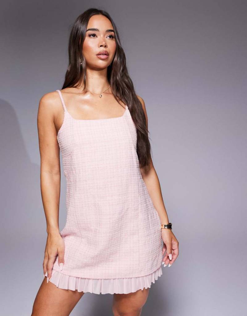 ASOS DESIGN - Minikleid in Hellrosa mit weichem Rüschensaum von ASOS DESIGN