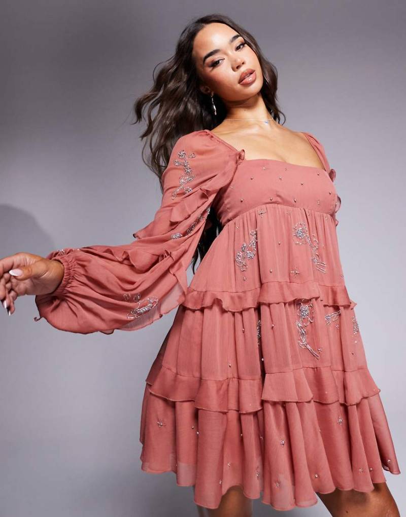 ASOS DESIGN - Minikleid in Staubrosa mit Rüschenverzierung von ASOS DESIGN