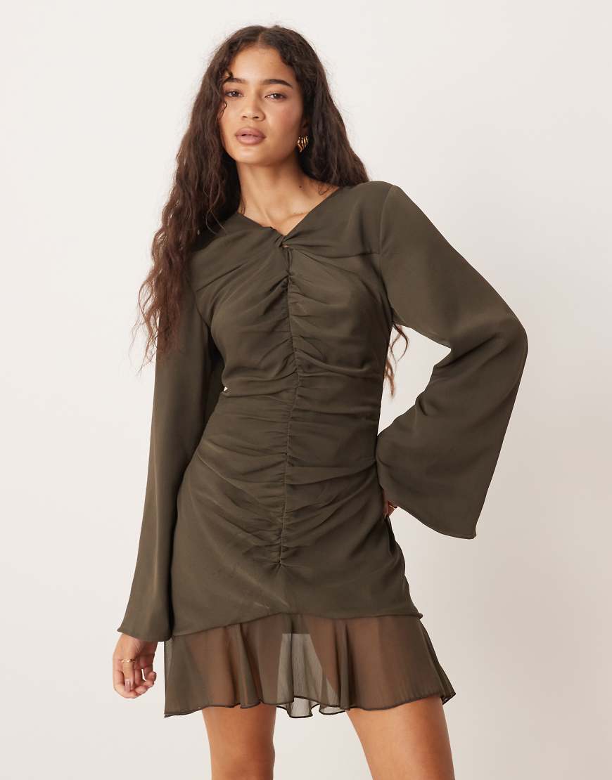 ASOS DESIGN - Minikleid in dunklem Oliv mit gerafftem Oberteil-Grün von ASOS DESIGN