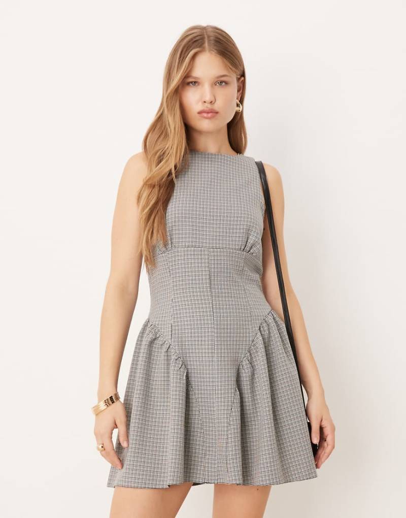 ASOS DESIGN - Minikleid in kariertem Grau mit Korsett-Neutral von ASOS DESIGN