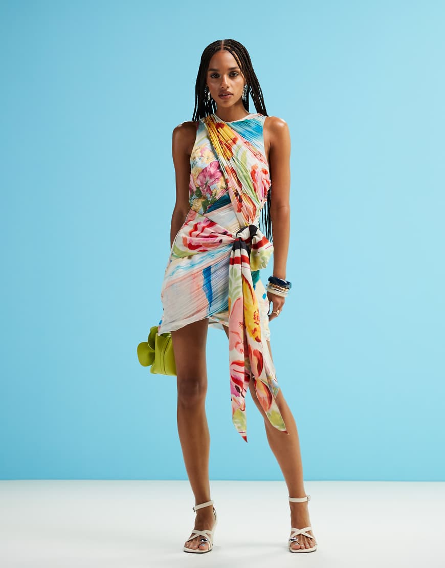 ASOS DESIGN - Minikleid mit Halstuchprint und Binde-Detail-Bunt von ASOS DESIGN
