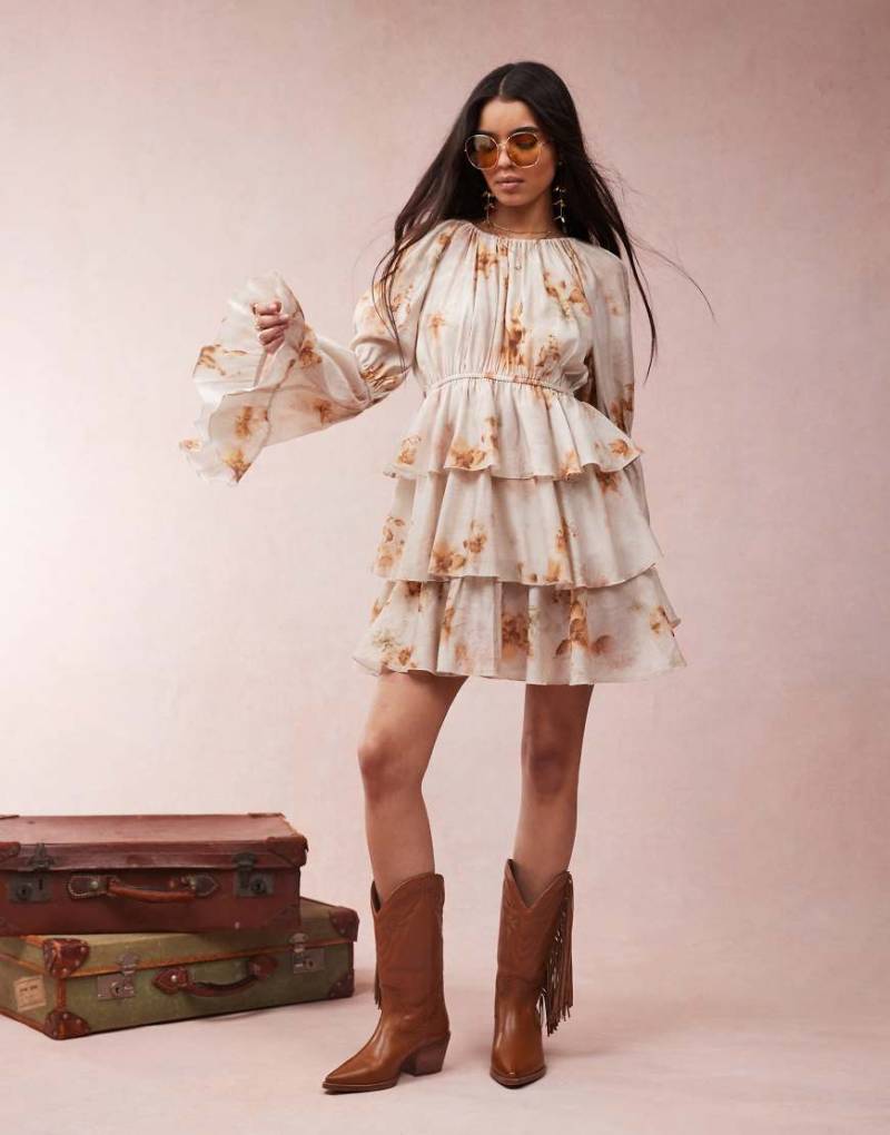 ASOS DESIGN - Minikleid mit verschwommenem Blumenprint, Rüschen und Schulterzierausschnitten-Bunt von ASOS DESIGN