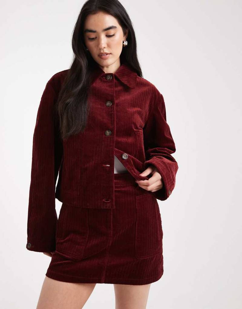 ASOS DESIGN - Minirock aus Cord in Burgunderrot, Kombiteil von ASOS DESIGN