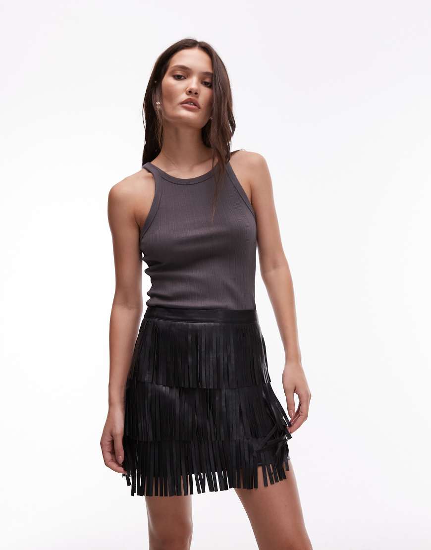 ASOS DESIGN - Minirock aus Kunstleder mit Fransen-Schwarz von ASOS DESIGN