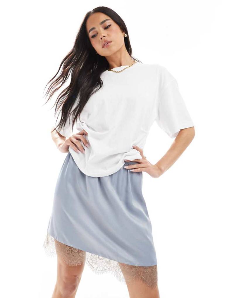 ASOS DESIGN - Minirock in Blau mit Spitzenborte von ASOS DESIGN