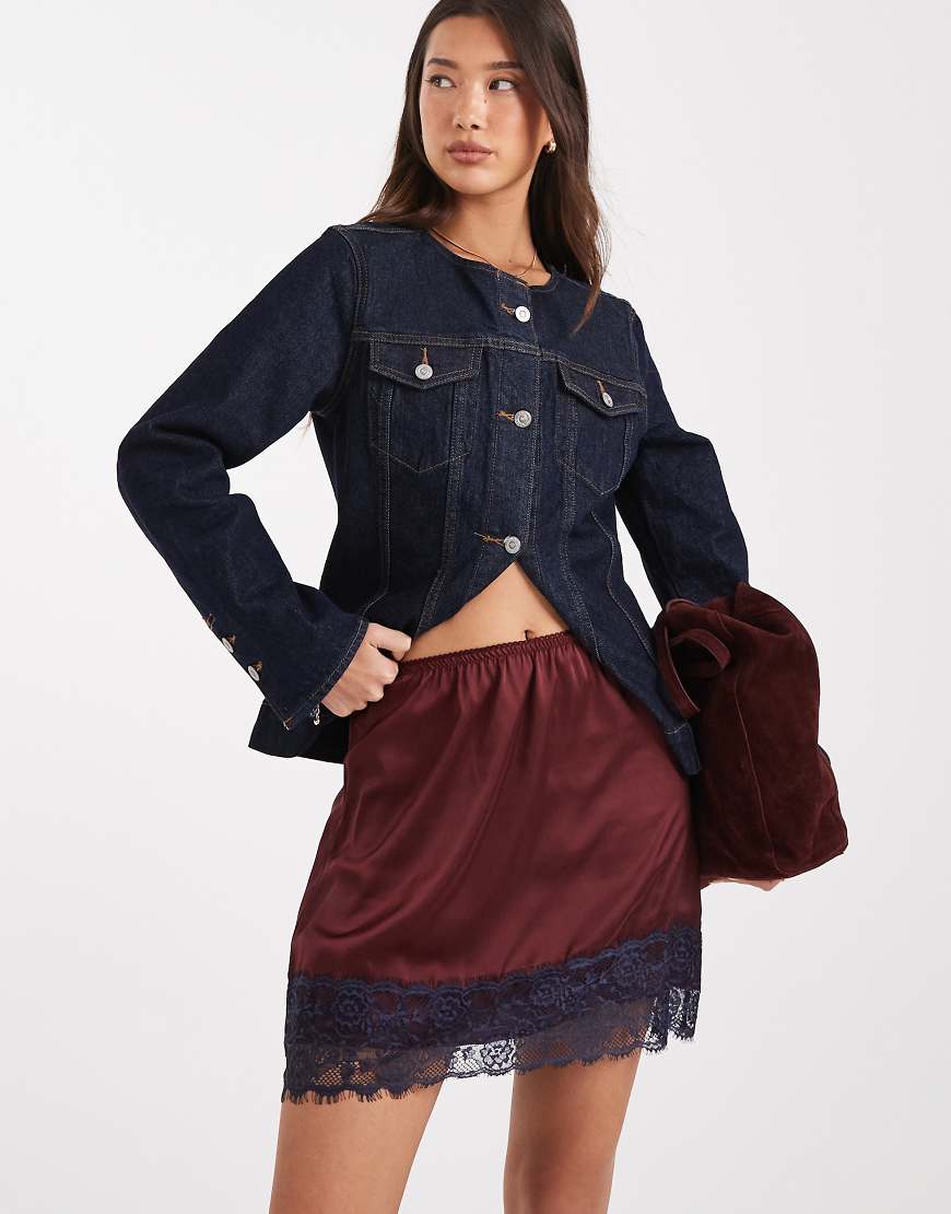 ASOS DESIGN - Minirock in Burgunderrot und Blau mit Spitzenbesatz-Schwarz von ASOS DESIGN