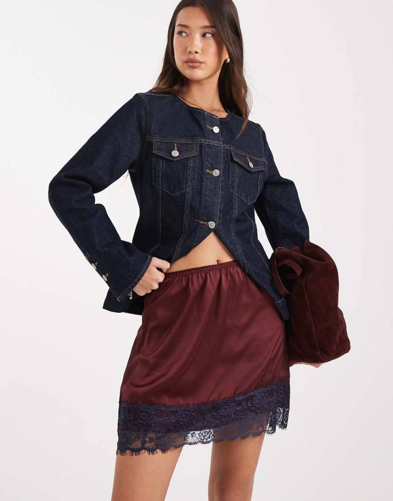 ASOS DESIGN - Minirock in Burgunderrot und Blau mit Spitzenbesatz-Schwarz von ASOS DESIGN