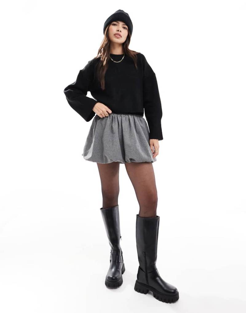ASOS DESIGN - Minirock in Grau mit Ballonsaum und Kontrastbund von ASOS DESIGN