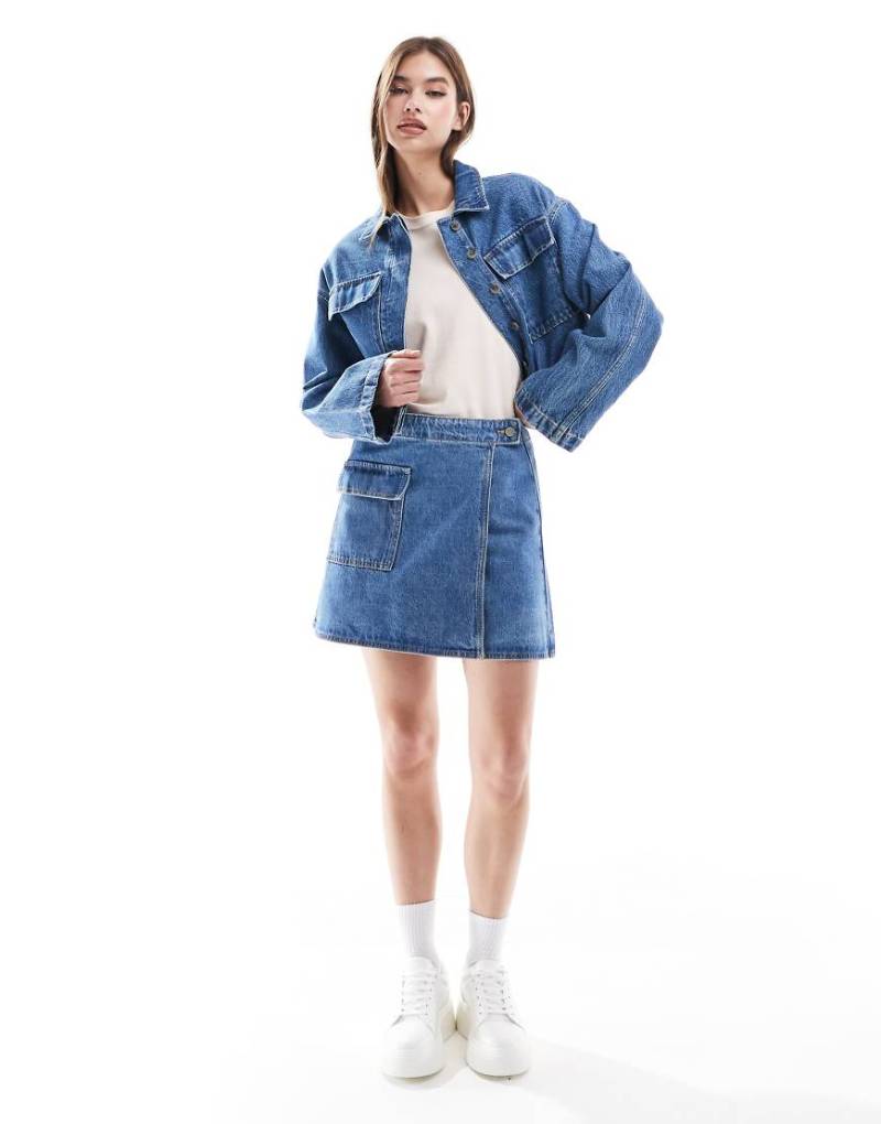 ASOS DESIGN - Minirock in Mittelblau von ASOS DESIGN