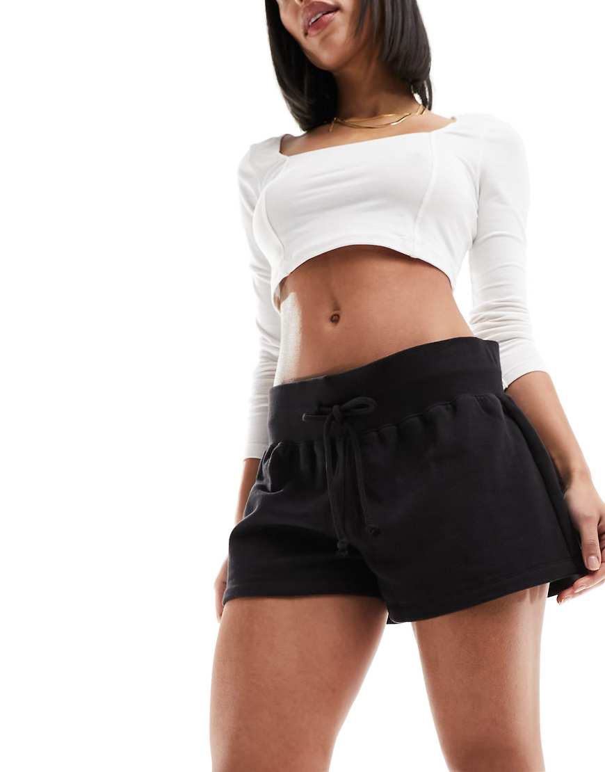 ASOS DESIGN - Minishorts in Schwarz ASOS DESIGN - Minishorts in Schwarz von ASOS DESIGN