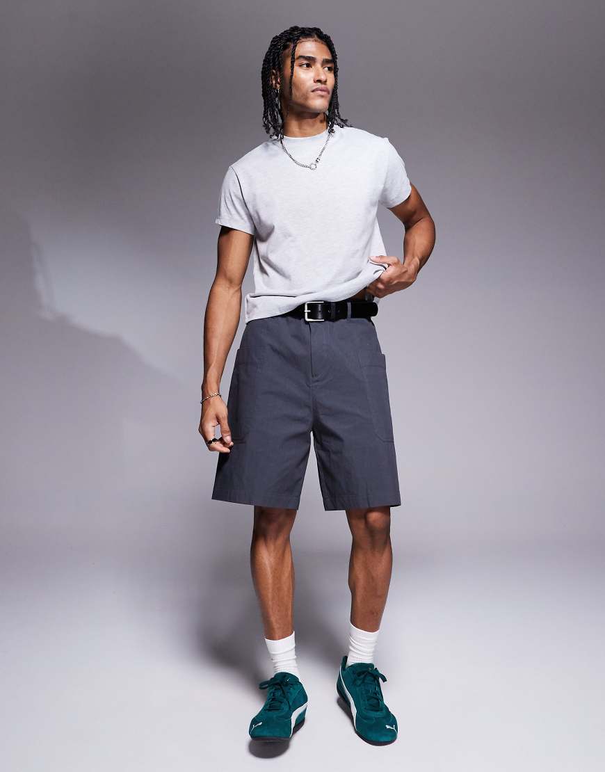 ASOS DESIGN - Mittellange Cargo-Shorts aus Popeline in Grau von ASOS DESIGN