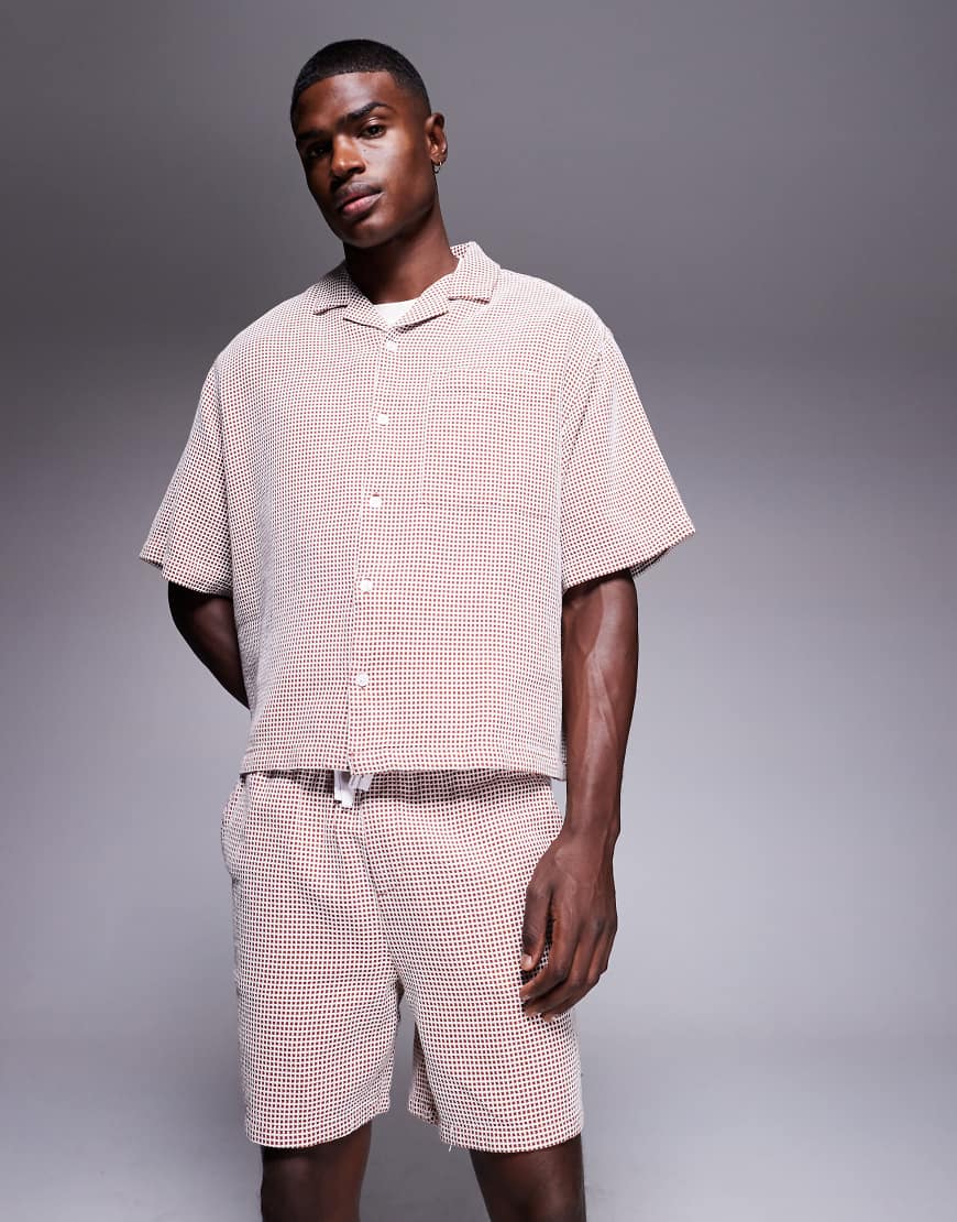 ASOS DESIGN - Mittellange Shorts in Braun und Weiß mit Waffelstruktur, Kombiteil-Brown von ASOS DESIGN