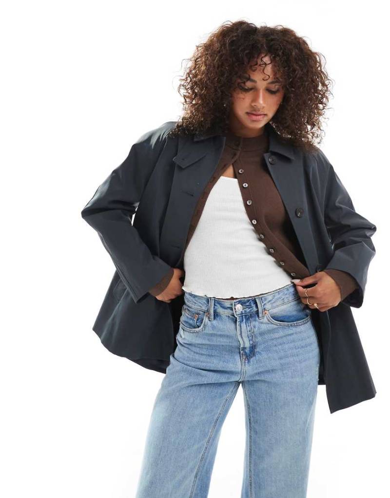 ASOS DESIGN - Kurzer Trenchcoat in Marineblau von ASOS DESIGN