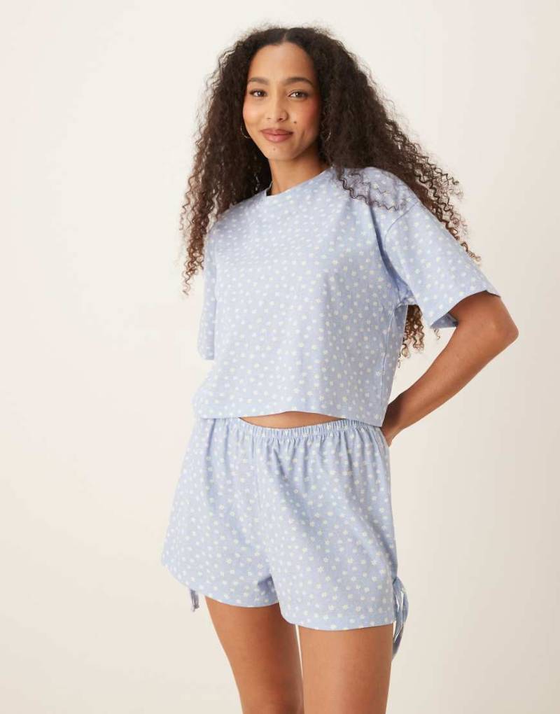 ASOS DESIGN - Mix & Match - Boxy Fit Pyjama-T-Shirt in Blau mit Gänseblümchenmuster von ASOS DESIGN