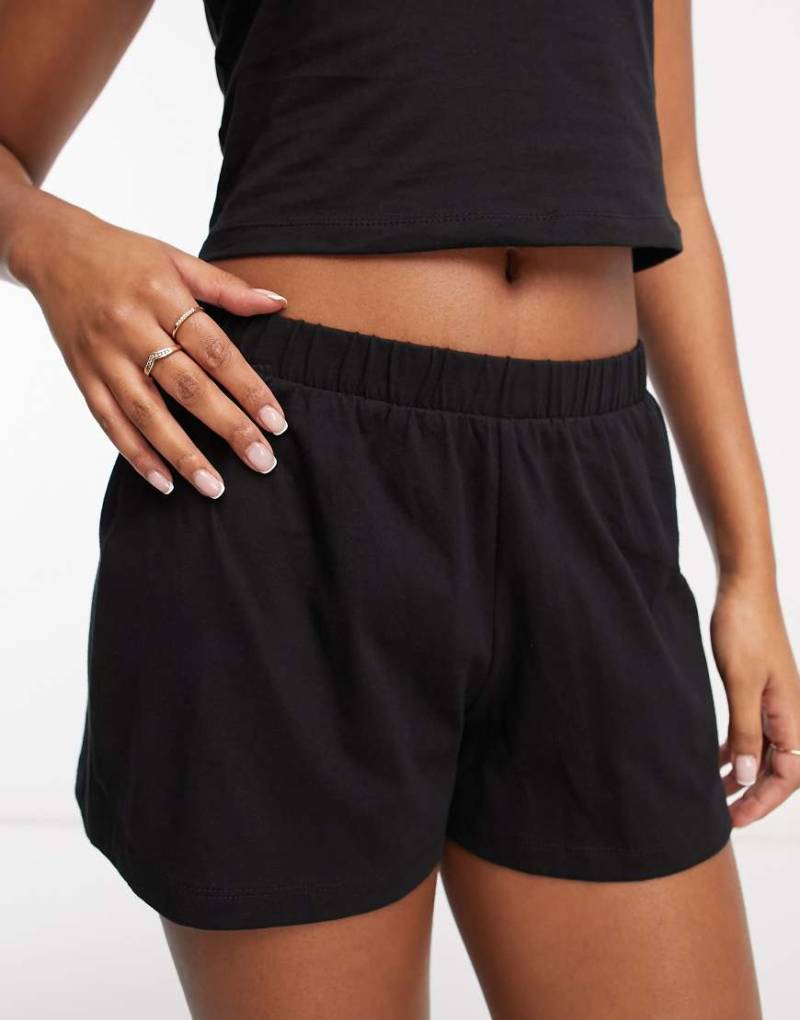 ASOS DESIGN - Mix & Match - Kurze Pyjamahose aus Baumwolle in Schwarz von ASOS DESIGN