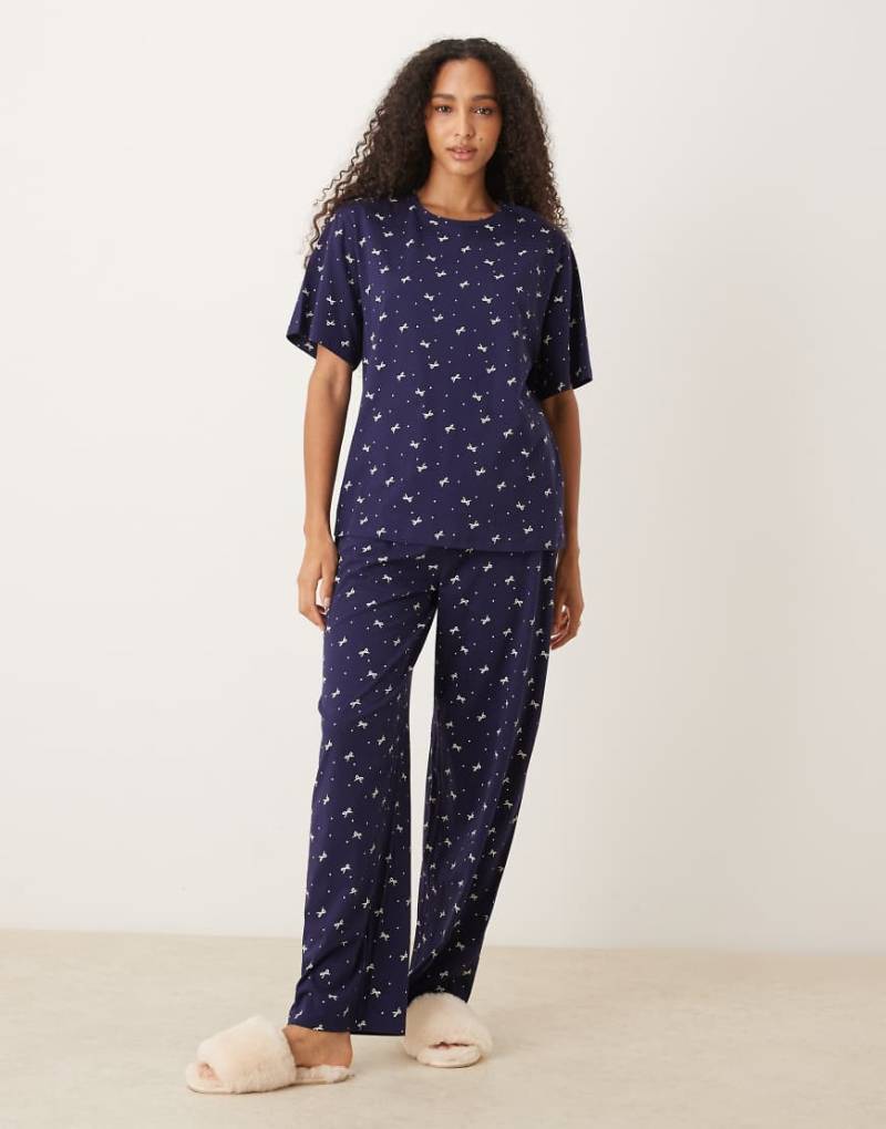ASOS DESIGN - Mix & Match - Pyjama-Hose aus Baumwolle in Marineblau mit Schleifenprint-Grün ASOS DESIGN - Mix & Match - Pyjama-Hose aus Baumwolle in Marineblau mit Schleifenprint-Grün von ASOS DESIGN