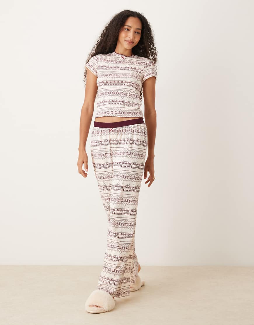 ASOS DESIGN - Mix & Match - Pyjama-Hose mit rotem Norwegermuster ASOS DESIGN - Mix & Match - Pyjama-Hose mit rotem Norwegermuster von ASOS DESIGN