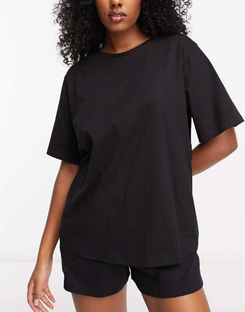 ASOS DESIGN - Mix & Match - Schwarzes Pyjama-T-Shirt aus Baumwolle in Oversize-Passform von ASOS DESIGN