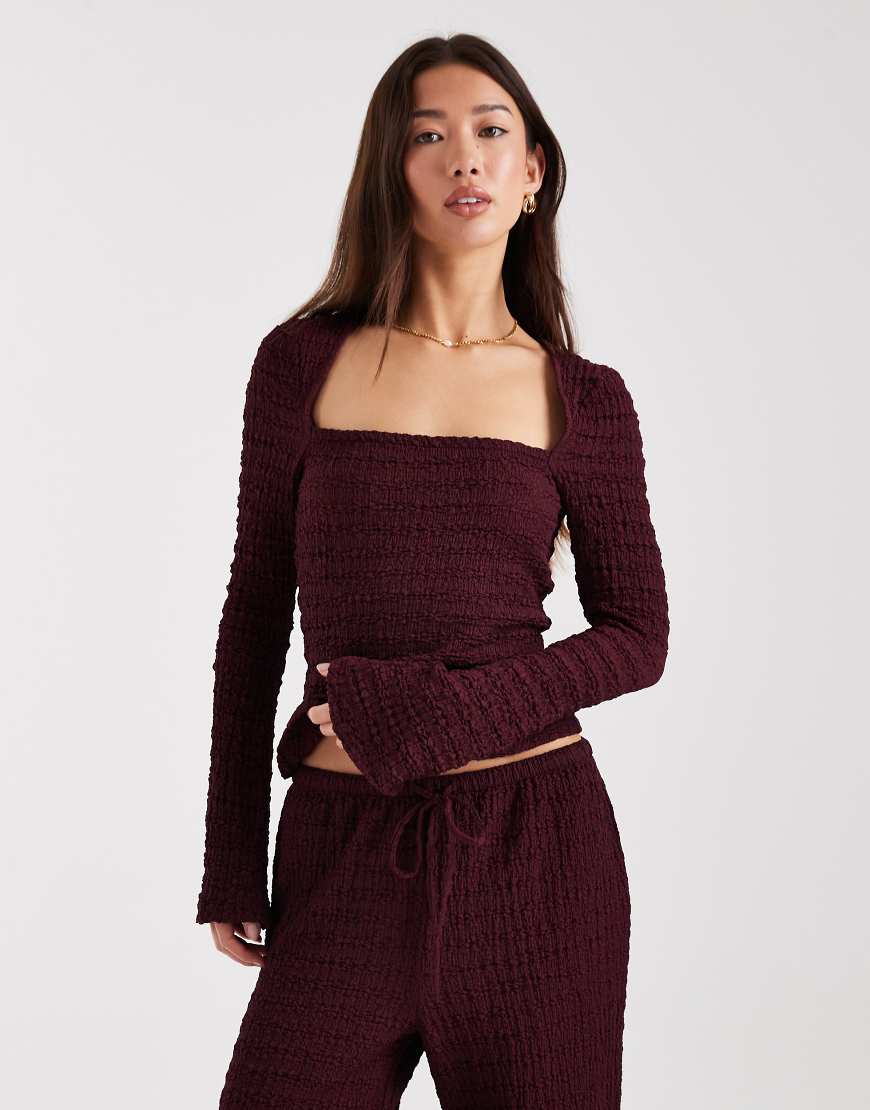 ASOS DESIGN - Mix & Match - Strukturiertes Oberteil in Burgunderrot mit eckigem Ausschnitt und ausgestellten Ärmeln von ASOS DESIGN
