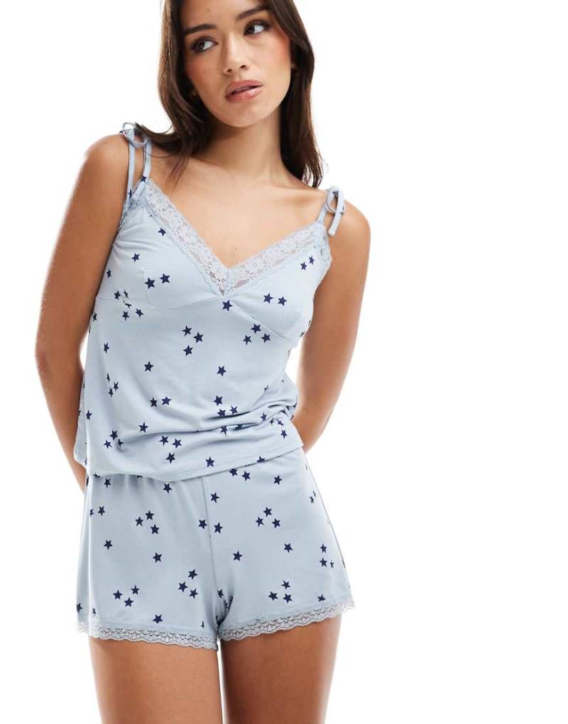 ASOS DESIGN - Mix & Match - Superweiche Pyjama-Shorts in Blau mit Sternmuster und Spitzenborte von ASOS DESIGN