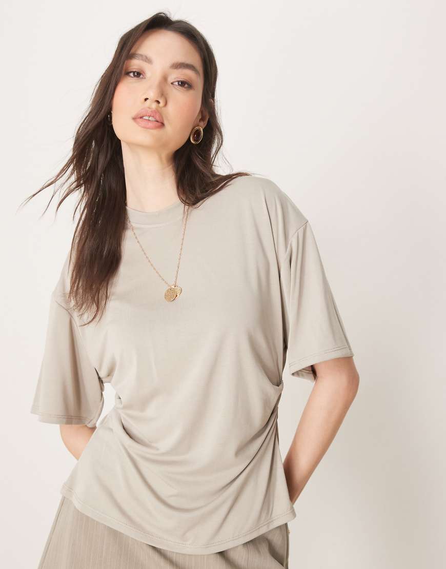 ASOS DESIGN - Modal-T-Shirt in Salbeigrün mit Korsett-Taille, Kombiteil ASOS DESIGN - Modal-T-Shirt in Salbeigrün mit Korsett-Taille, Kombiteil von ASOS DESIGN