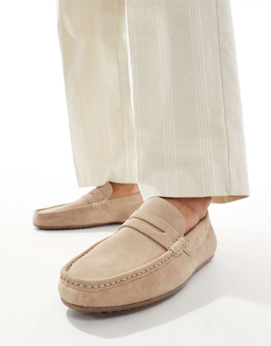 ASOS DESIGN - Mokassin-Loafer aus Wildleder in Steinbeige-Neutral ASOS DESIGN - Mokassin-Loafer aus Wildleder in Steinbeige-Neutral von ASOS DESIGN