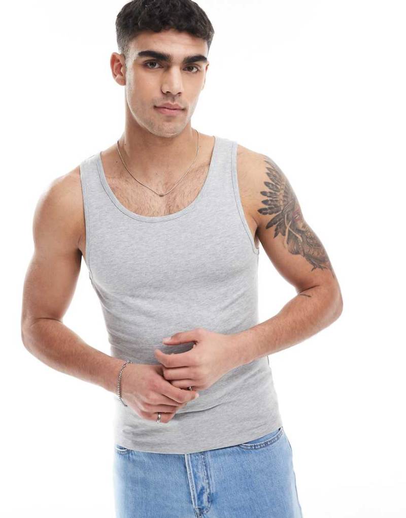 ASOS DESIGN - Basic-Muskelshirt in meliertem Grau von ASOS DESIGN