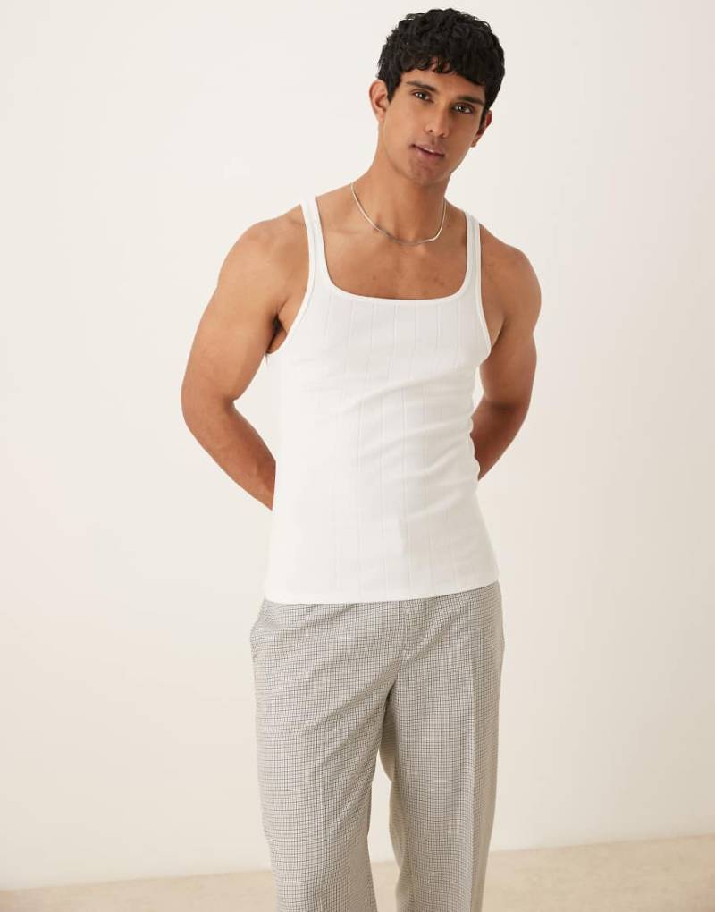 ASOS DESIGN - Muskelshirt in Weiß mit breiter Rippstruktur von ASOS DESIGN