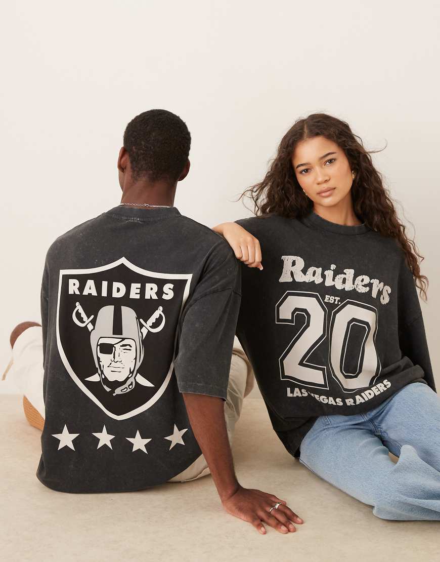 ASOS DESIGN - NFL - Unisex-T-Shirt in verwaschenem Schwarz mit „Raiders"-Prints ASOS DESIGN - NFL - Unisex-T-Shirt in verwaschenem Schwarz mit „Raiders"-Prints von ASOS DESIGN