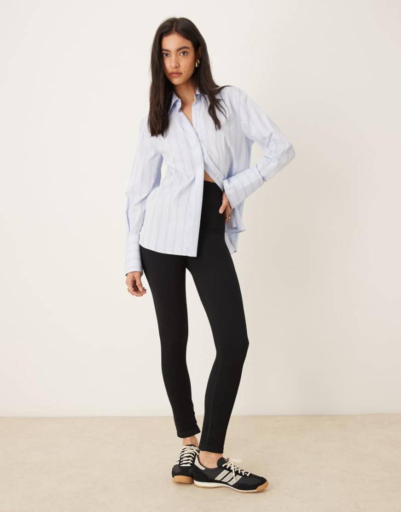 ASOS DESIGN - Nahtlose, gerippte Leggings in Schwarz von ASOS DESIGN