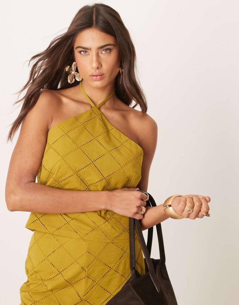 ASOS DESIGN - Neckholder-Cropped-Top in Oliv mit durchbrochenem Muster, Kombiteil-Grün von ASOS DESIGN