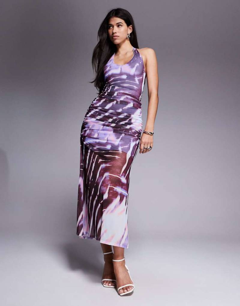 ASOS DESIGN - Neckholder-Maxikleid aus gerafftem Netzstoff mit abstraktem Zebramuster-Bunt von ASOS DESIGN