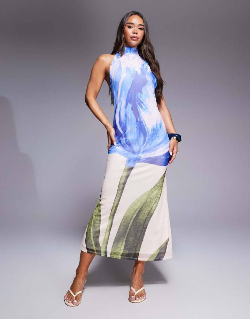 ASOS DESIGN - Neckholder-Maxikleid mit blauem Blumenprint, Rückenausschnitt und Drapierung-Bunt von ASOS DESIGN