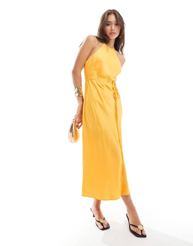 ASOS DESIGN - Neckholder-Midaxikleid in Orange mit Racerrücken, Bindegürtel und seitlichen Zierausschnitten ASOS DESIGN - Neckholder-Midaxikleid in Orange mit Racerrücken, Bindegürtel und seitlichen Zierausschnitten von ASOS DESIGN