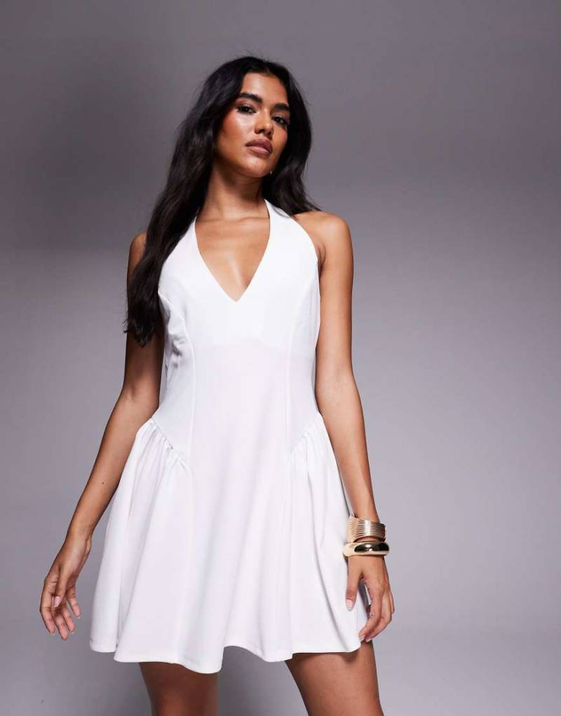 ASOS DESIGN - Neckholder-Minikleid in Elfenbeinweiß mit Godet-Rock und Korsett-Detail von ASOS DESIGN