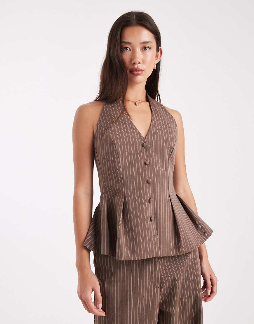 ASOS DESIGN - Neckholder-Weste in Kaffeebraun mit Streifen, Kombiteil-Neutral von ASOS DESIGN