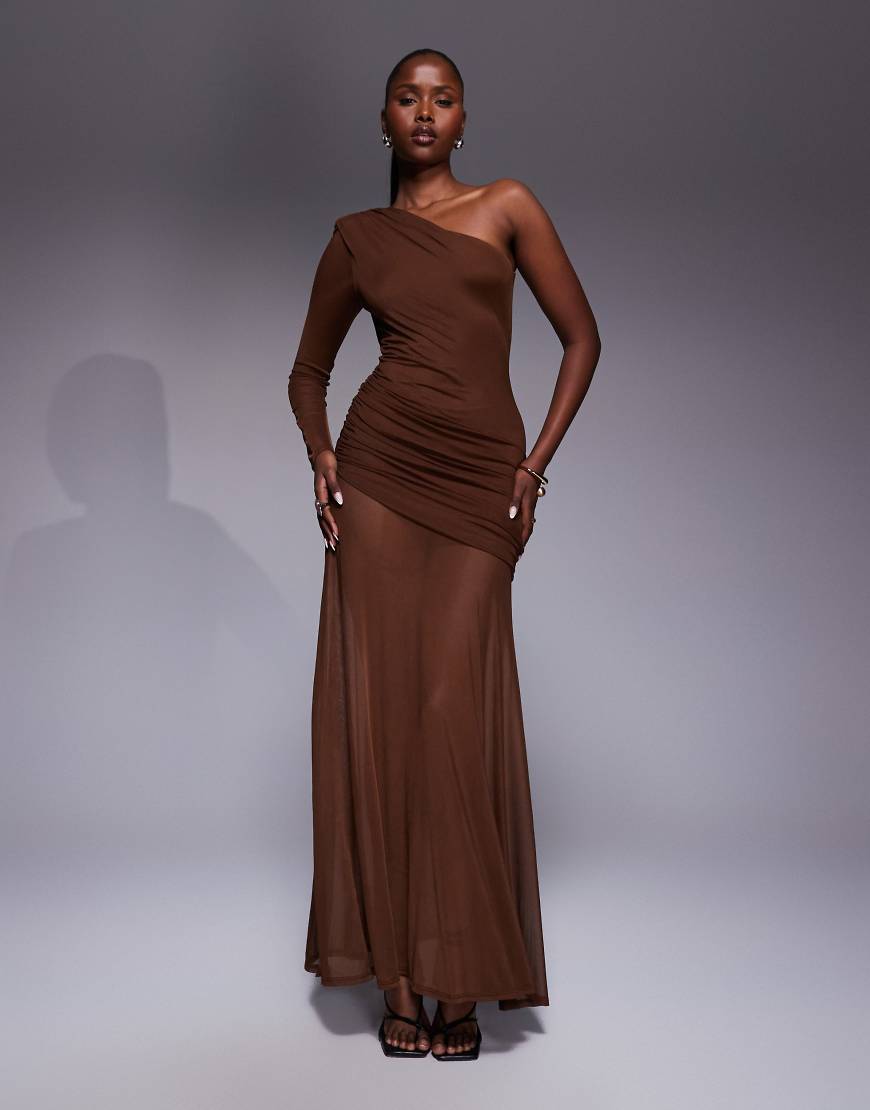 ASOS DESIGN - Netzstoff-Maxikleid in Braun mit weitem Rock, einem Ärmel und Raffung-Rot ASOS DESIGN - Netzstoff-Maxikleid in Braun mit weitem Rock, einem Ärmel und Raffung-Rot von ASOS DESIGN