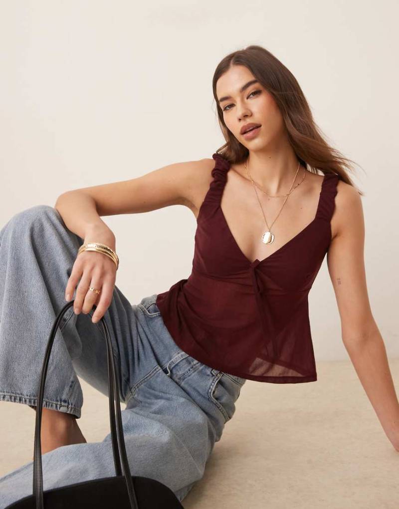 ASOS DESIGN - Netzstoff-Oberteil in Burgunderrot mit Schleifendetail von ASOS DESIGN