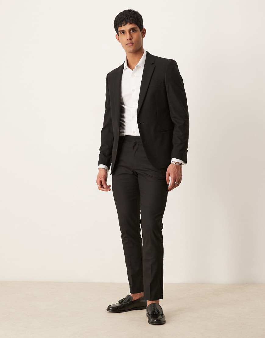 ASOS DESIGN - Neu eingetroffen - Eng geschnittene Anzughose in Schwarz ASOS DESIGN - Neu eingetroffen - Eng geschnittene Anzughose in Schwarz von ASOS DESIGN