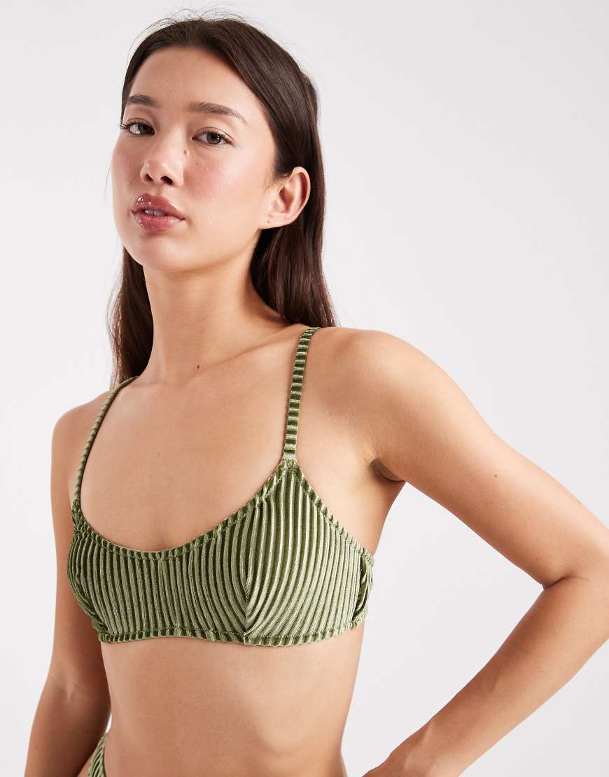 ASOS DESIGN - Nicky - Weiches, geripptes Bustier in Khaki mit U-Ausschnitt-Grün von ASOS DESIGN