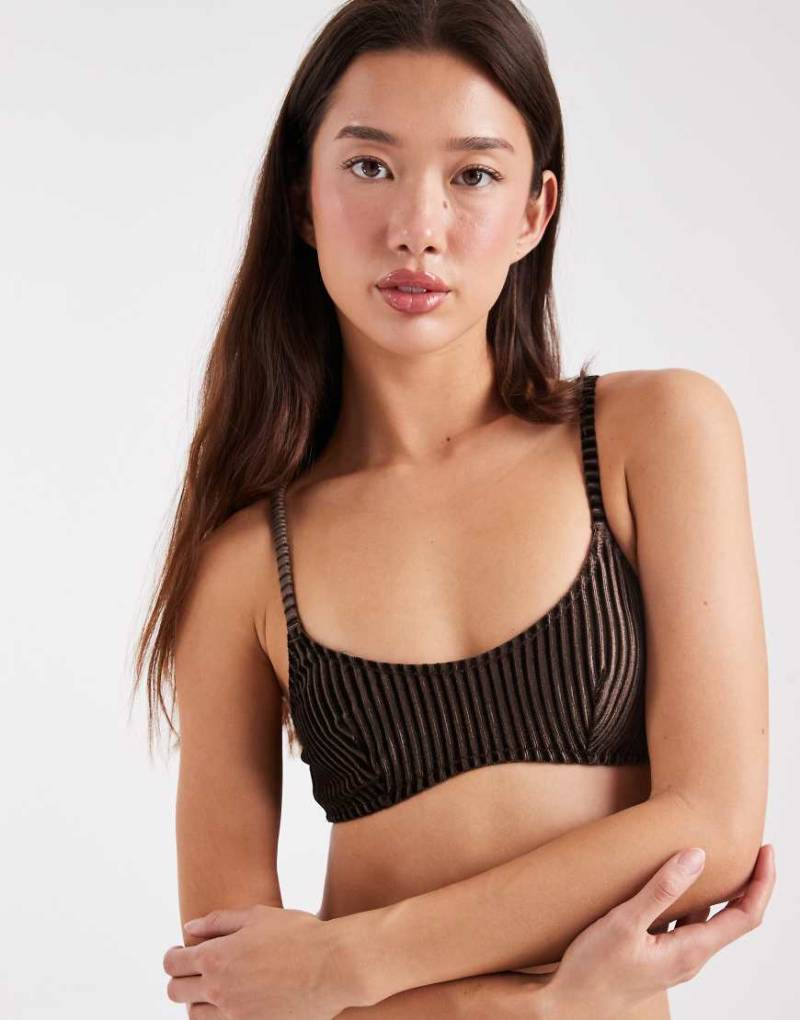 ASOS DESIGN - Nicky - Weiches, geripptes Bustier in Schokobraun mit U-Ausschnitt-Brown von ASOS DESIGN