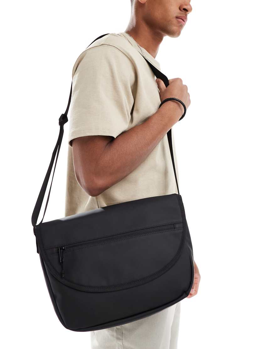 ASOS DESIGN - Nylon-Umhängetasche in Schwarz mit Umschlagklappe ASOS DESIGN - Nylon-Umhängetasche in Schwarz mit Umschlagklappe von ASOS DESIGN