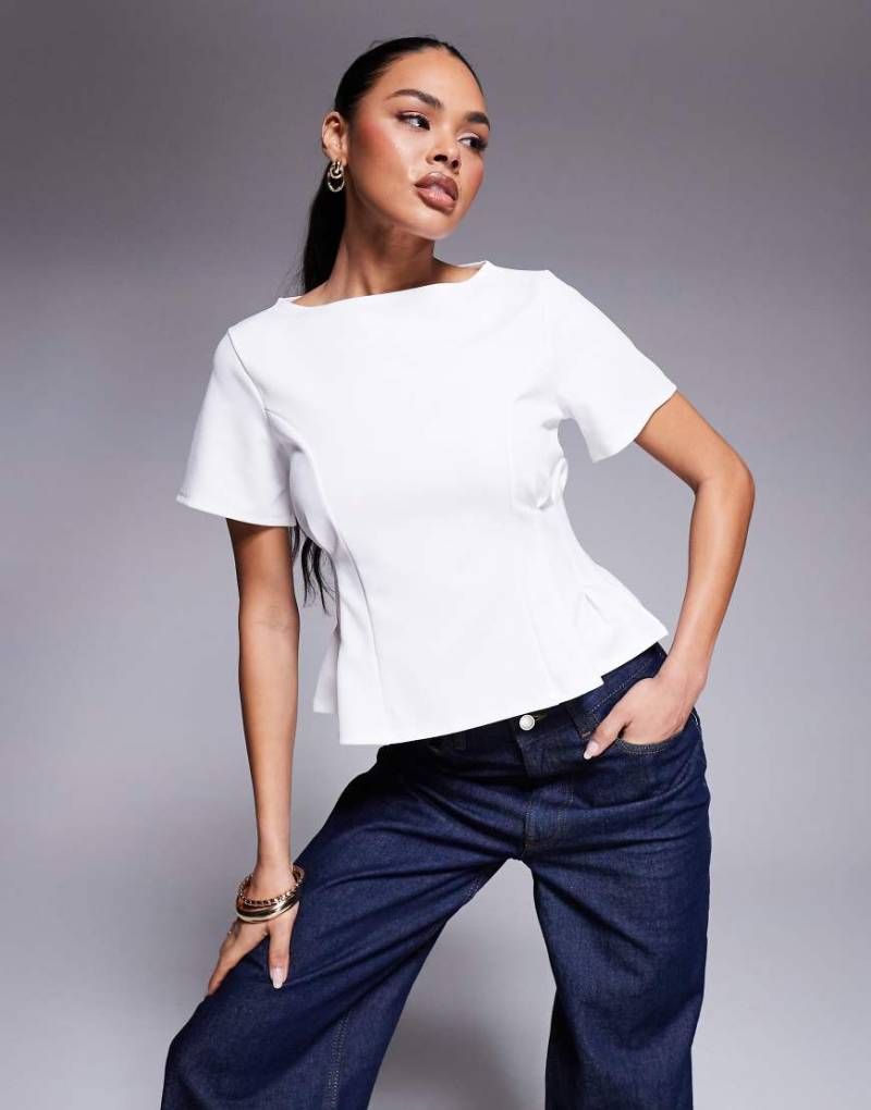 ASOS DESIGN - Oberteil aus Scuba-Stoff in Weiß mit Ziernaht und Korsett-Taille von ASOS DESIGN