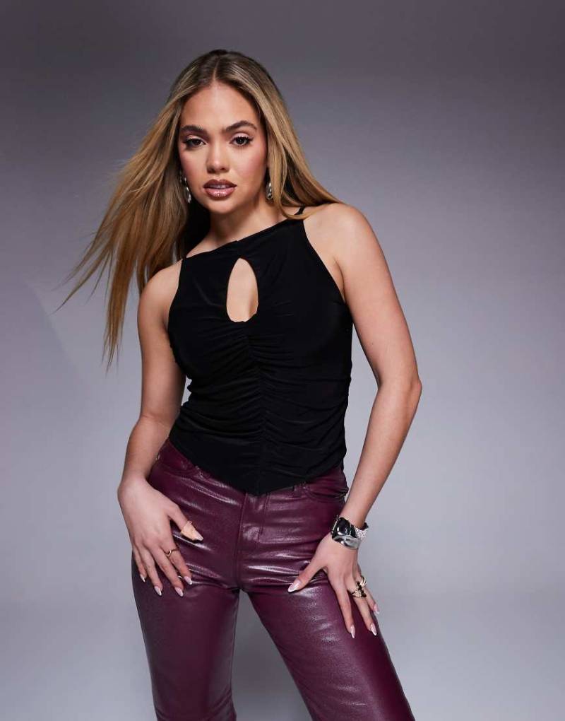 ASOS DESIGN - Oberteil in Schwarz mit mittiger Raffung und Schlüssellochausschnitt von ASOS DESIGN