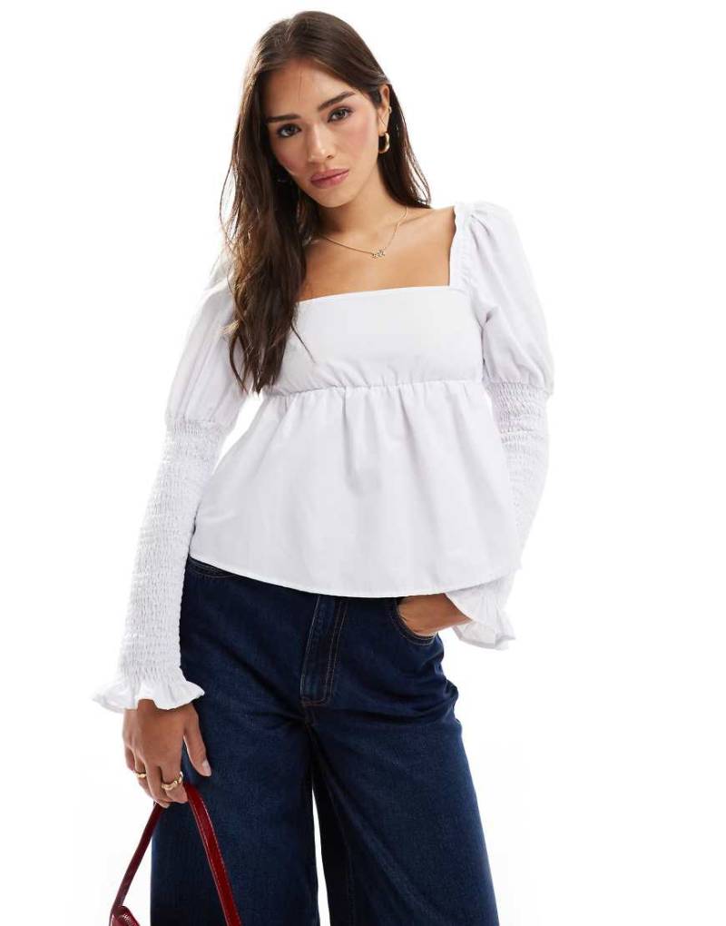 ASOS DESIGN - Oberteil in Weiß mit gesmokten Ärmeln von ASOS DESIGN