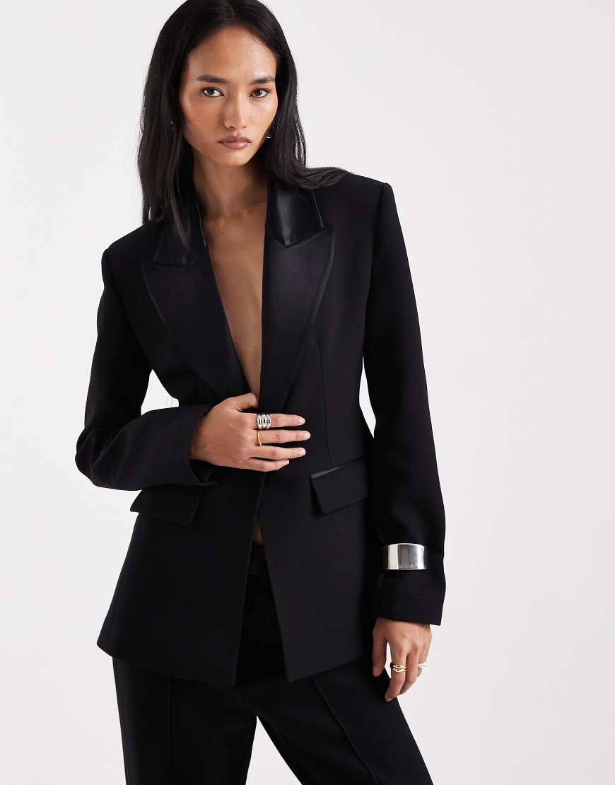 ASOS DESIGN - Occasion - Taillierter Blazer in Schwarz mit Smoking-Design, Kombiteil von ASOS DESIGN